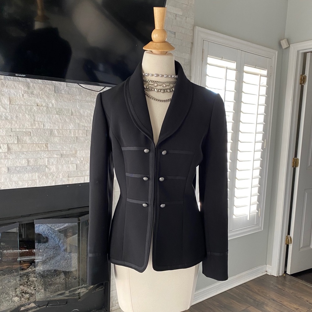 Beautiful Three Clasps Buttoned Up Jacket - image 1